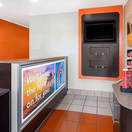 Motel 6-Santa Barbara, Ca - State Street Eksteriør billede