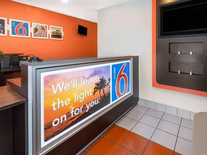 Motel 6-Santa Barbara, Ca - State Street Eksteriør billede