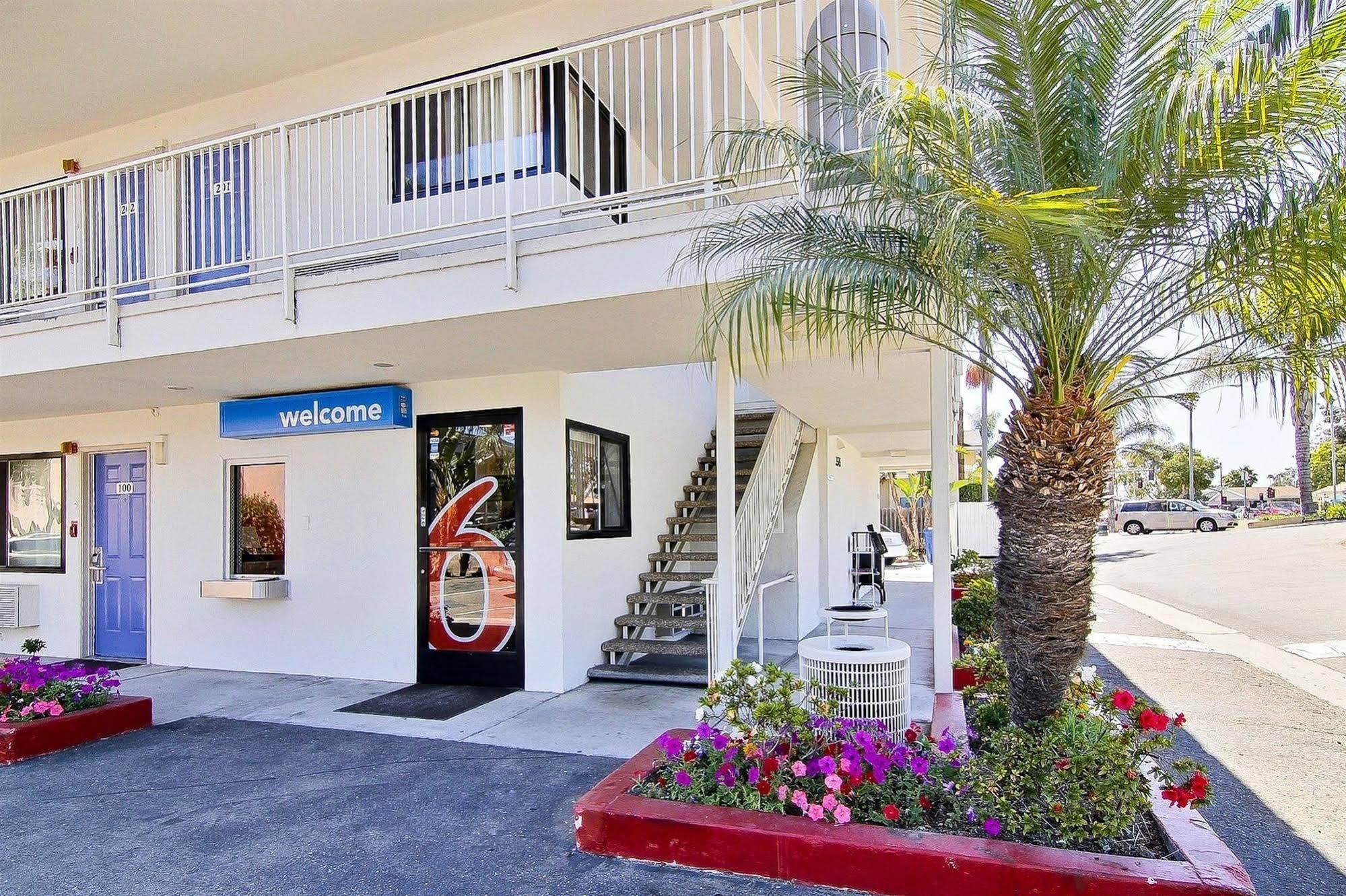 Motel 6-Santa Barbara, Ca - State Street Eksteriør billede