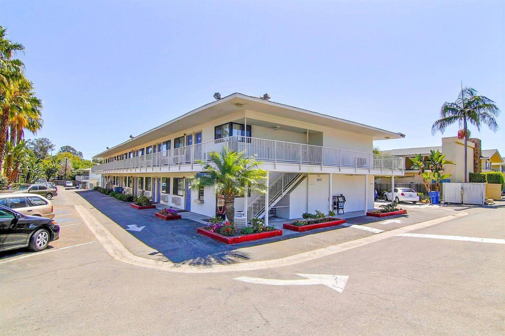 Motel 6-Santa Barbara, Ca - State Street Eksteriør billede
