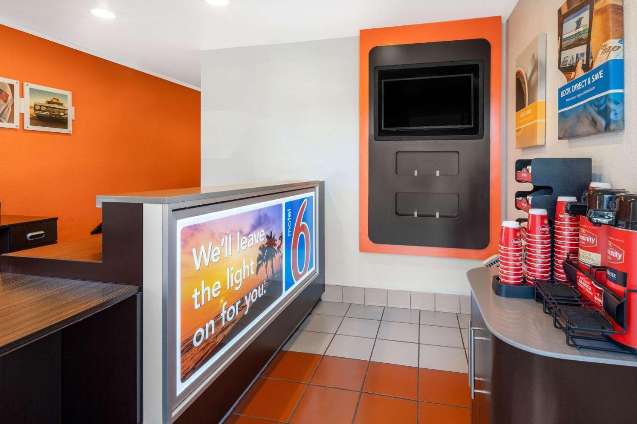 Motel 6-Santa Barbara, Ca - State Street Eksteriør billede