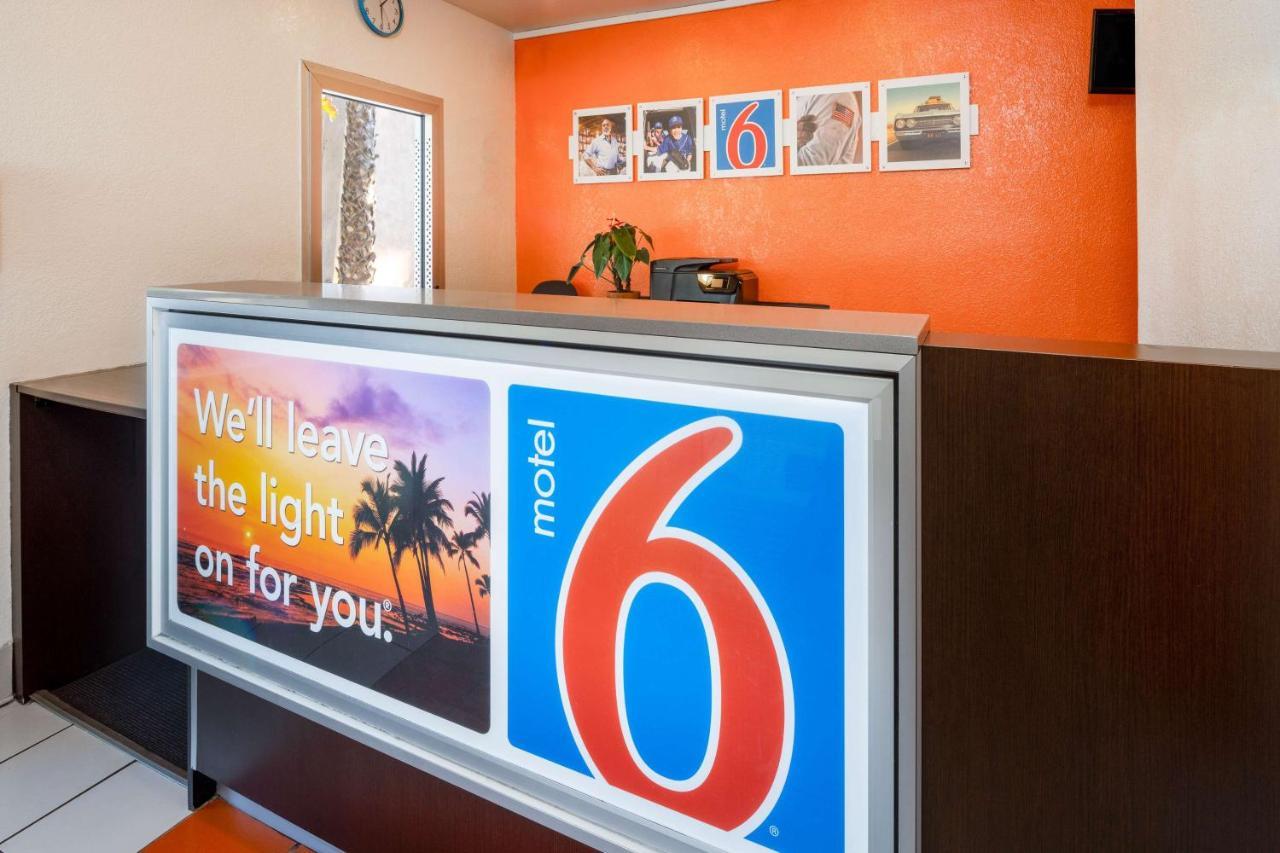 Motel 6-Santa Barbara, Ca - State Street Eksteriør billede