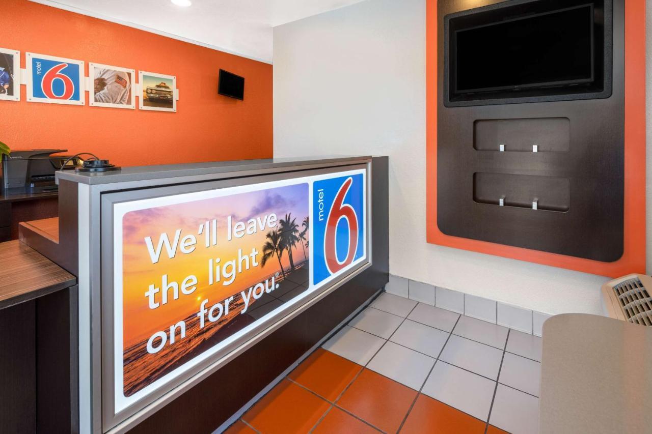 Motel 6-Santa Barbara, Ca - State Street Eksteriør billede