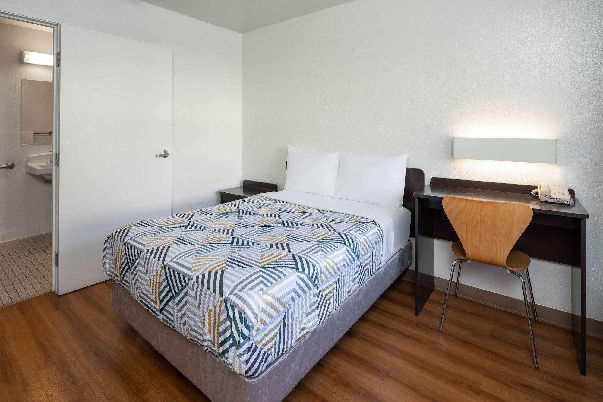 Motel 6-Santa Barbara, Ca - State Street Eksteriør billede