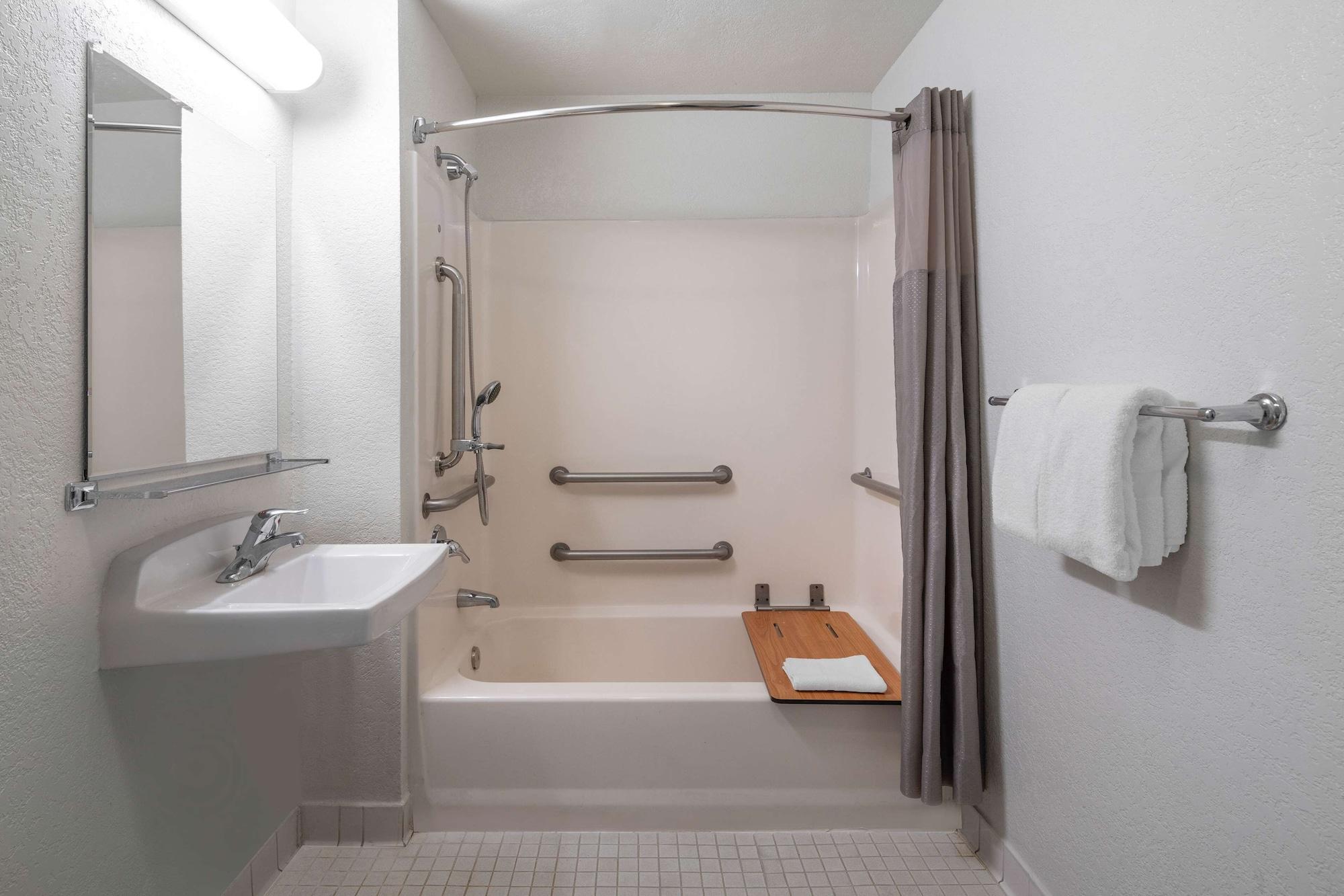 Motel 6-Santa Barbara, Ca - State Street Eksteriør billede