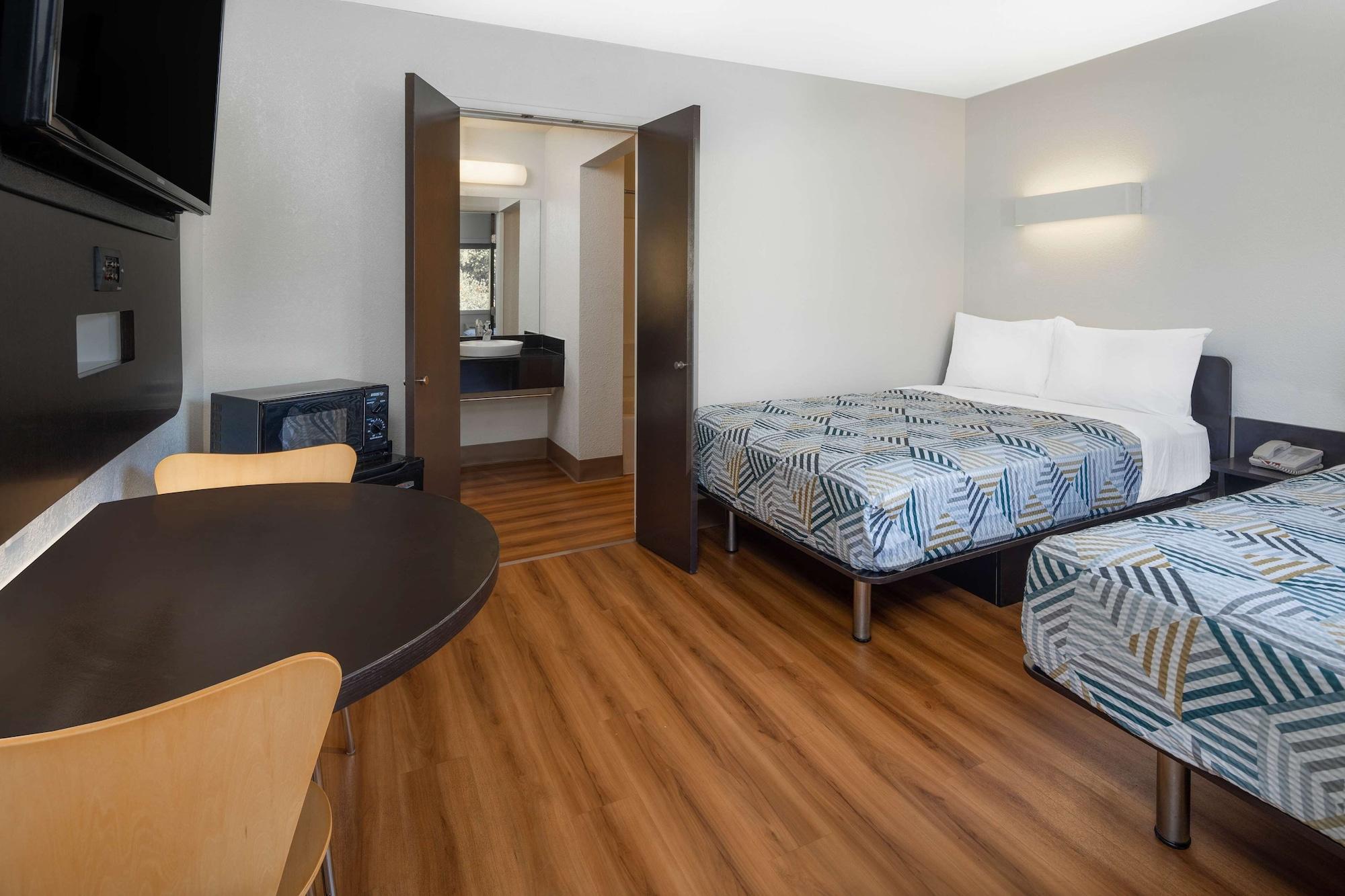 Motel 6-Santa Barbara, Ca - State Street Eksteriør billede
