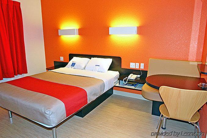Motel 6-Santa Barbara, Ca - State Street Eksteriør billede