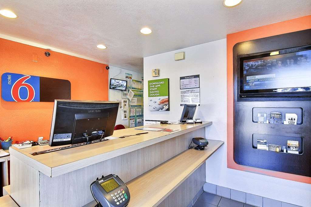 Motel 6-Santa Barbara, Ca - State Street Interiør billede